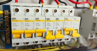 Монтаж УЗО - установка по доступной цене от 370 руб в Лянторе от ЭлектроЛнт